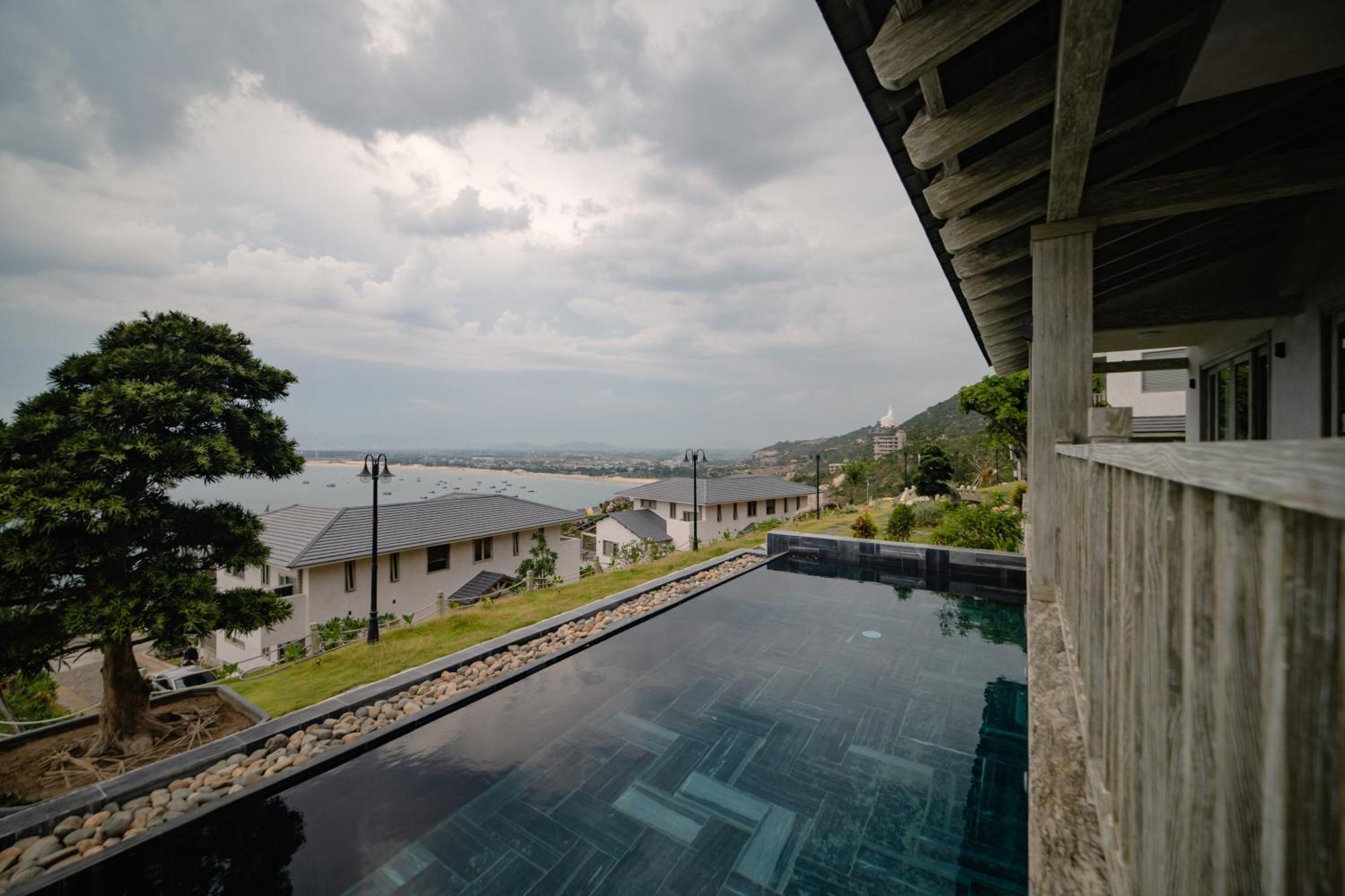 Crown Retreat Quy Nhon Resort Bagian luar foto